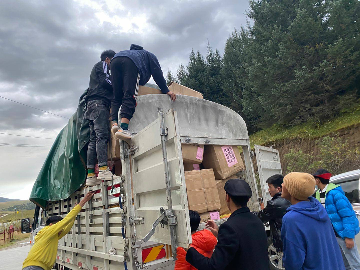 南宁舒明定制旅行服务有限公司公益回顾丨家国同欢月同圆 温暖满载甘孜州(图5) 南宁舒明定制旅行服务有限公司公益回顾丨家国同欢月同圆 温暖满载甘孜州(图5)